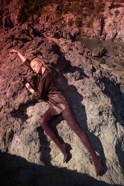 Trasparenze - Opakid sukkpüksid kontrastse värvi damaskmustriga