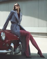 Gabriella - Poolläbipaistvad sukkpüksid lillemustriga